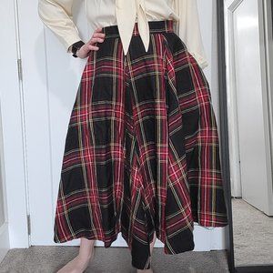 Son de Flor Classic Skirt in Steward Black size S with matching Suspenders